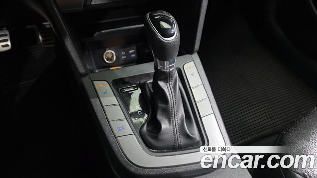 Hyundai AVANTE 2017 — photo 9