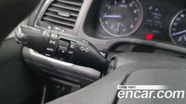 Hyundai AVANTE 2017 — photo 16