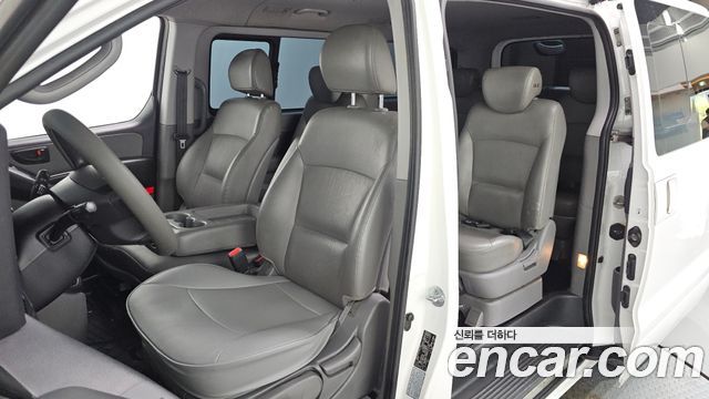 Hyundai Starex 2016 — photo 17