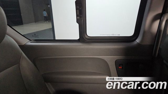 Hyundai Starex 2016 — photo 15