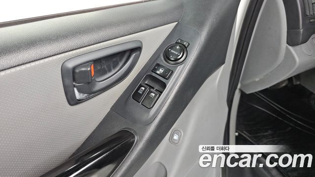 Hyundai Starex 2016 — photo 28