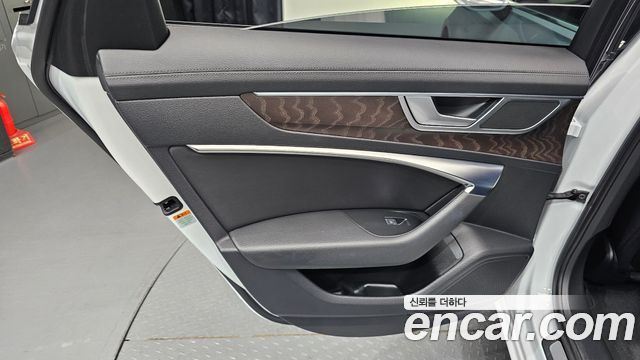 Audi A6 2022 — photo 15