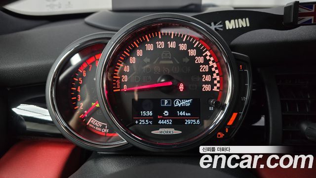 Mini Cooper 2020 — photo 11