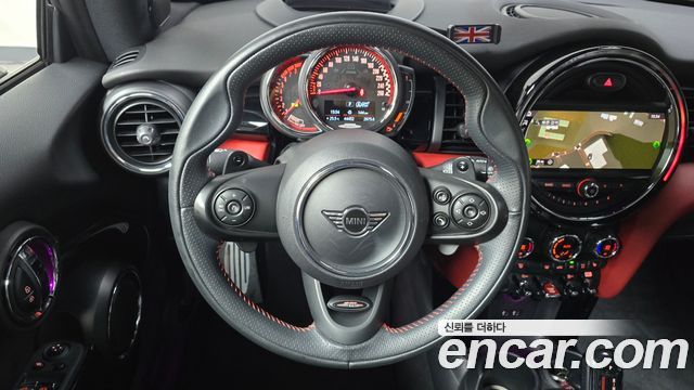 Mini Cooper 2020 — photo 18