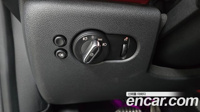 Mini Cooper 2020 — photo 24