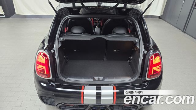 Mini Cooper 2020 — photo 27