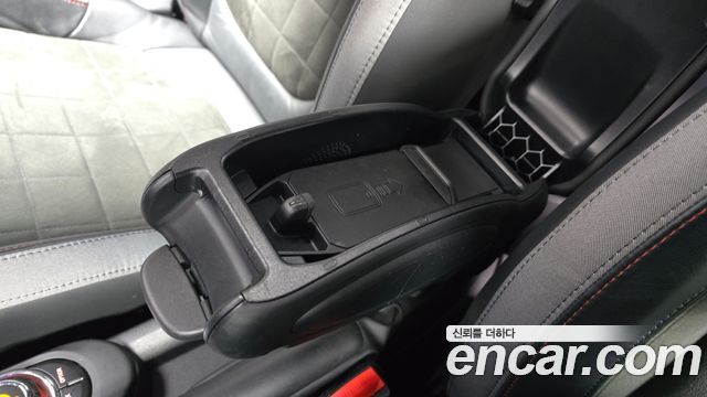 Mini Cooper 2020 — photo 28