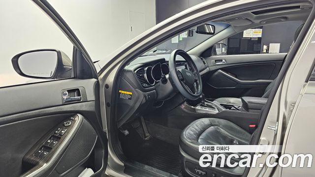 Kia K5 2011 — photo 10
