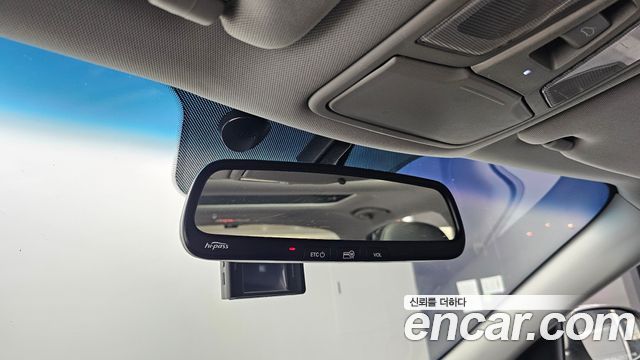 Kia K5 2011 — photo 17