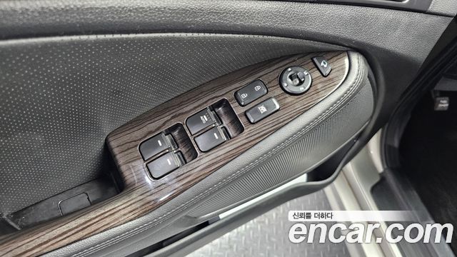 Kia K5 2011 — photo 18