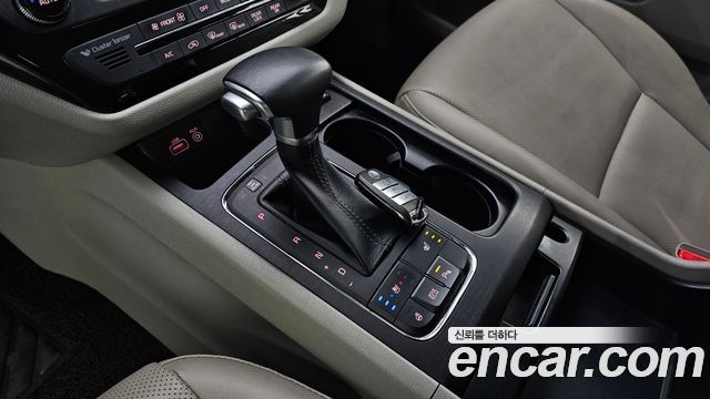 Kia Canival 2017 — photo 9