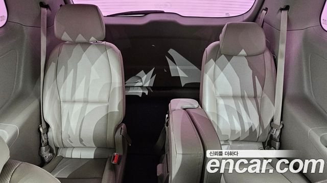 Kia Canival 2017 — photo 11