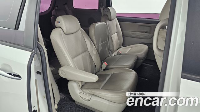 Kia Canival 2017 — photo 12