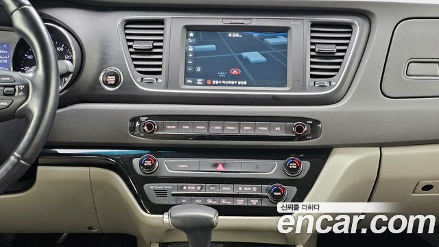 Kia Canival 2017 — photo 15