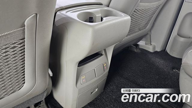 Kia Canival 2017 — photo 19