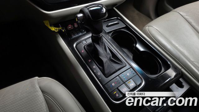 Kia Canival 2016 — photo 9