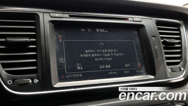 Kia Canival 2016 — photo 17