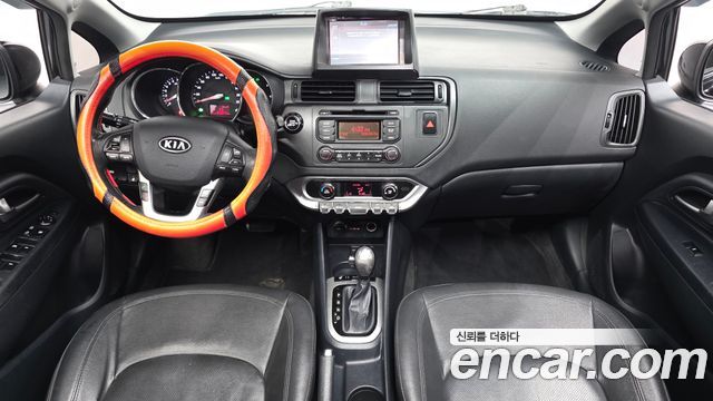 Kia pride 2012 — photo 10