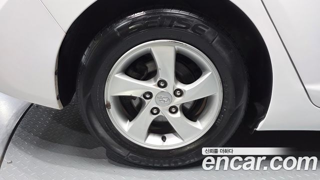 Hyundai AVANTE 2014 — photo 5