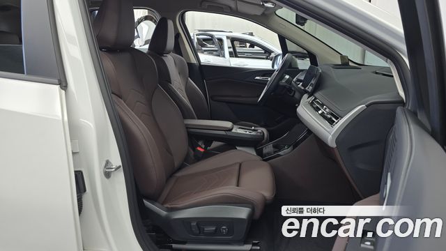 BMW 2-Series 2025 — photo 16