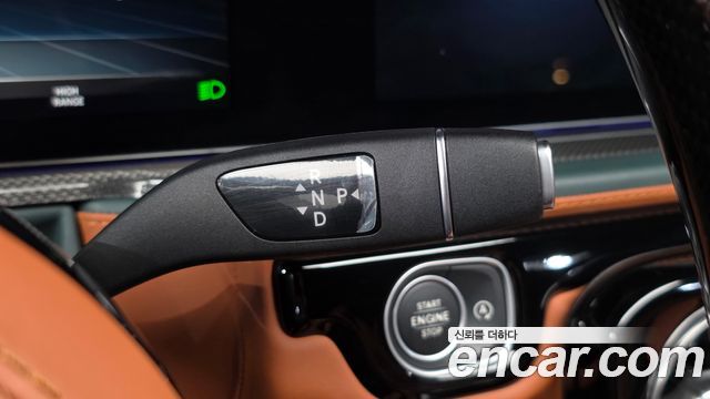 Mercedes-Benz G-Class 2020 — photo 12