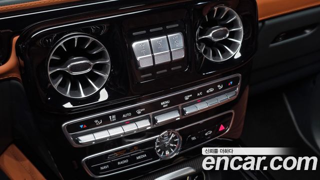 Mercedes-Benz G-Class 2020 — photo 24