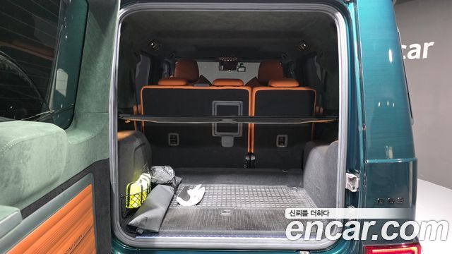 Mercedes-Benz G-Class 2020 — photo 26