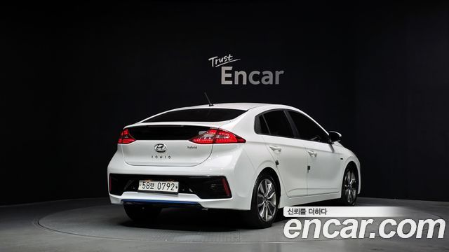 Hyundai Ioniq 2016 — photo 2