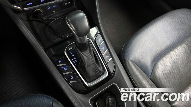 Hyundai Ioniq 2016 — photo 12