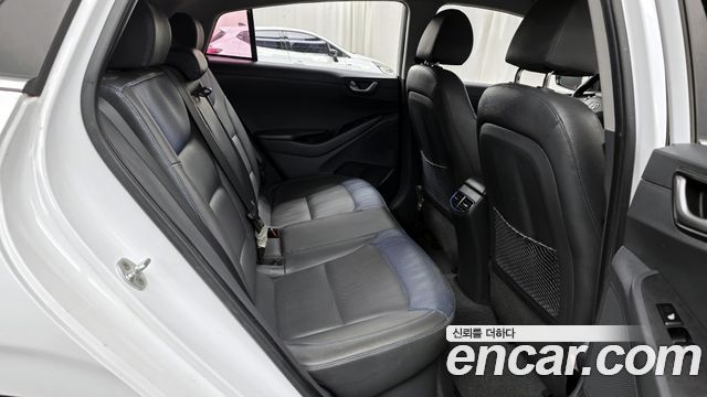Hyundai Ioniq 2016 — photo 17