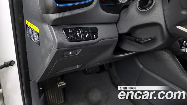 Hyundai Ioniq 2016 — photo 24