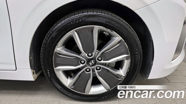 Hyundai Ioniq 2016 — photo 7