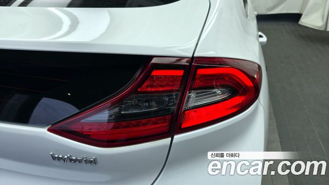 Hyundai Ioniq 2016 — photo 9