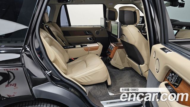 Land Rover Range Rover 2019 — photo 17