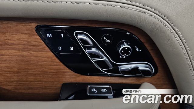 Land Rover Range Rover 2019 — photo 26