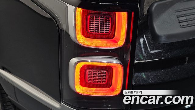 Land Rover Range Rover 2019 — photo 9