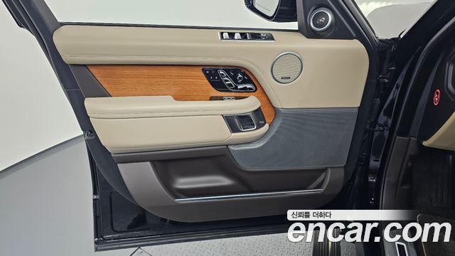 Land Rover Range Rover 2019 — photo 14