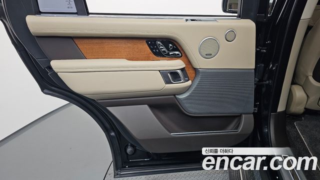 Land Rover Range Rover 2019 — photo 15