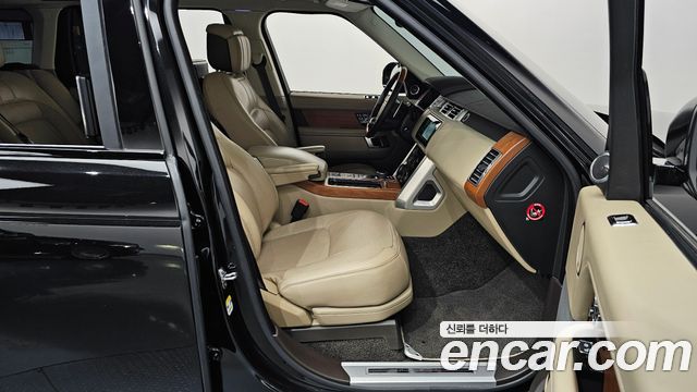 Land Rover Range Rover 2019 — photo 16