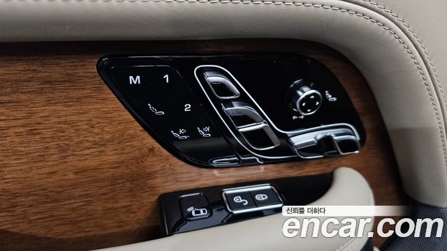 Land Rover Range Rover 2019 — photo 27
