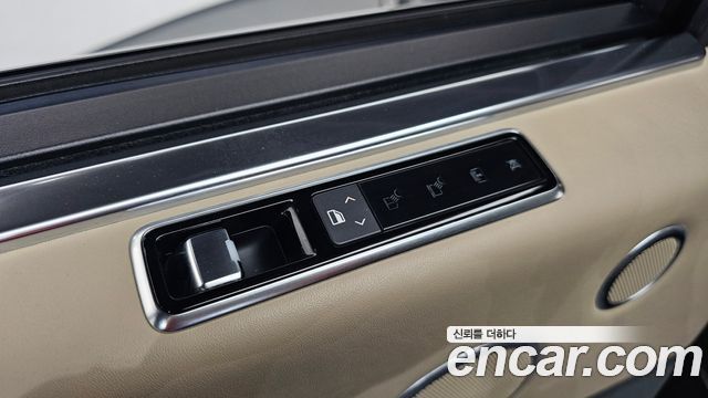 Land Rover Range Rover 2019 — photo 43