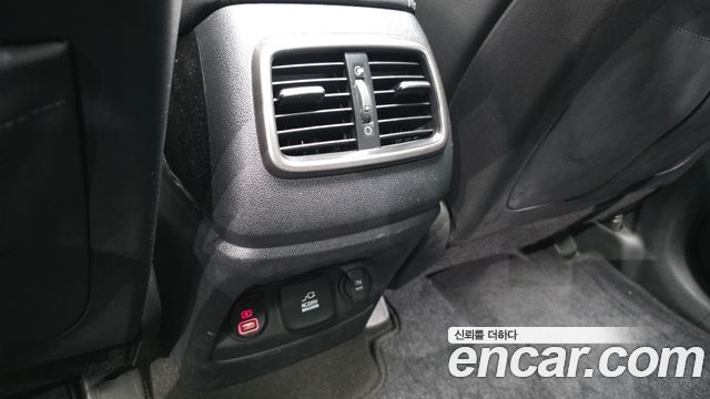 Kia Sorento 2015 — photo 31