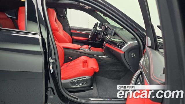 BMW X6M 2019 — photo 11