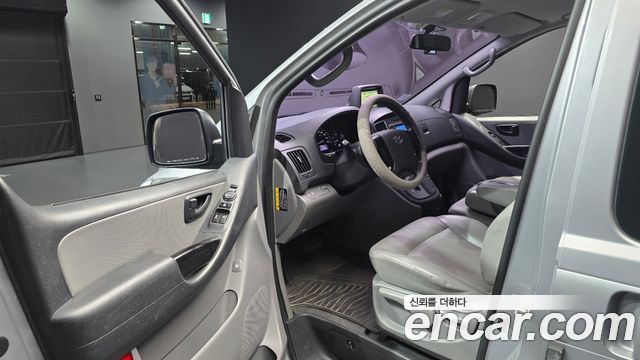 Hyundai Starex 2018 — photo 10