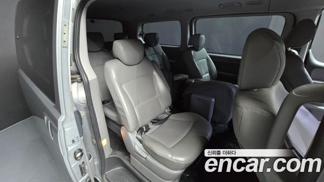 Hyundai Starex 2018 — photo 11
