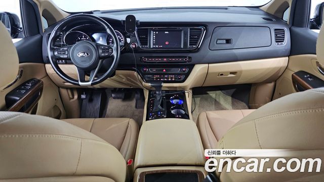 Kia Canival 2018 — photo 10