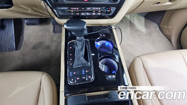 Kia Canival 2018 — photo 12