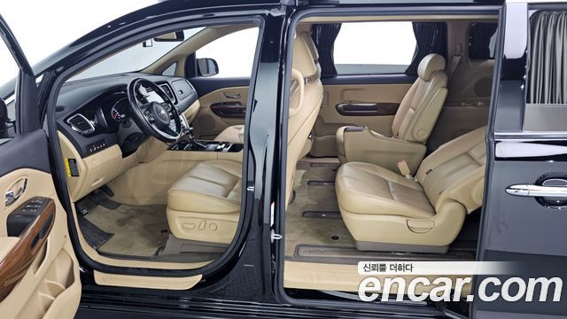 Kia Canival 2018 — photo 13