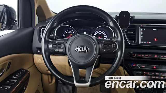 Kia Canival 2018 — photo 20