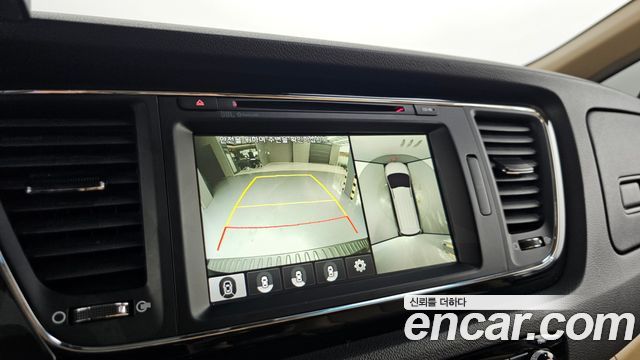 Kia Canival 2018 — photo 21